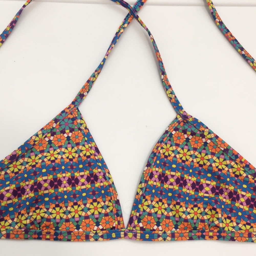 Jolyn triangle top